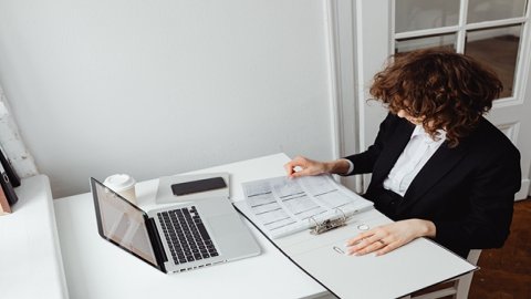 跨境物流企業應實現智能申報物流業務。