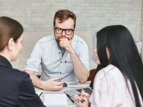 亞馬遜歐代英代可以使用他人信息嗎? 亞馬遜歐代英代可以使用他人信息嗎?