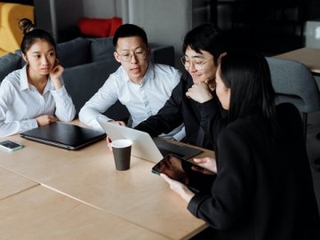 如何查詢新加坡公司的注冊信息和公開資料？