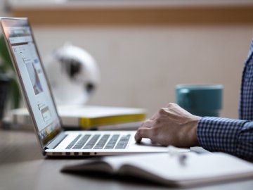 2025年香港公司注冊(cè)指南：成本、流程與電商機(jī)遇